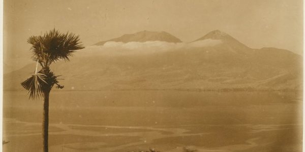 Foto Gunung Lewotobi tahun 1927
