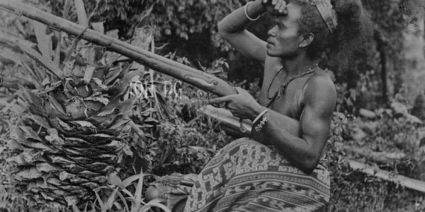 Foto sekitar tahun 1910. Potret seorang Meo (jawara) di Timor