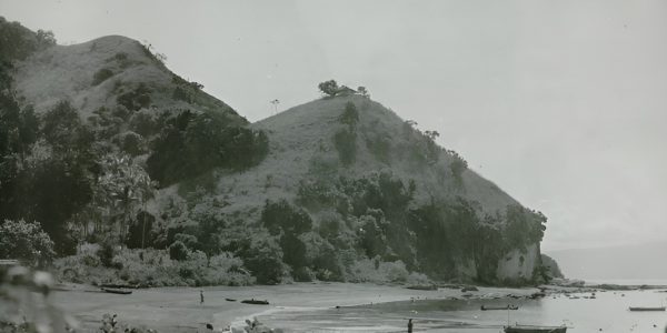 Mauloo dari bawah kampung ke bukit yg kini ada patung Tuhan Yesus