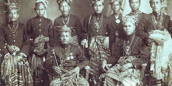 Raja Nisnoni dan para Fetor ,foto tahun 1800a